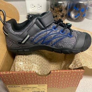 Keen sneakers - boys black cobalt size 12.